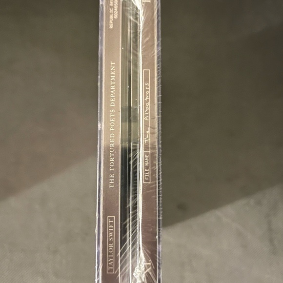 Sealed Taylor Swift TTPD Deluxe CD “The Albatross” Edition - Picture 8 of 9